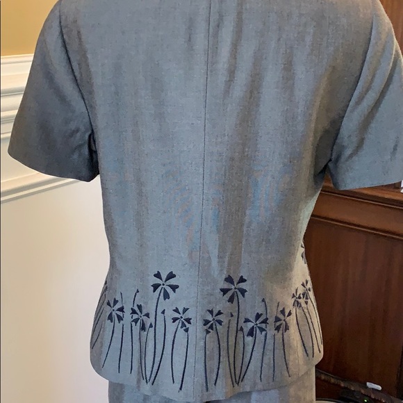 Kasper Embroidered Spring/Summer skirt suit - Picture 4 of 7